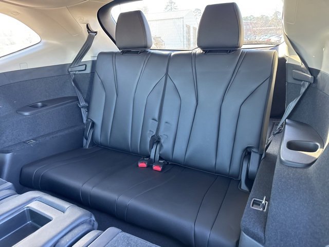 Used 2023 Acura MDX SH-AWD image 11