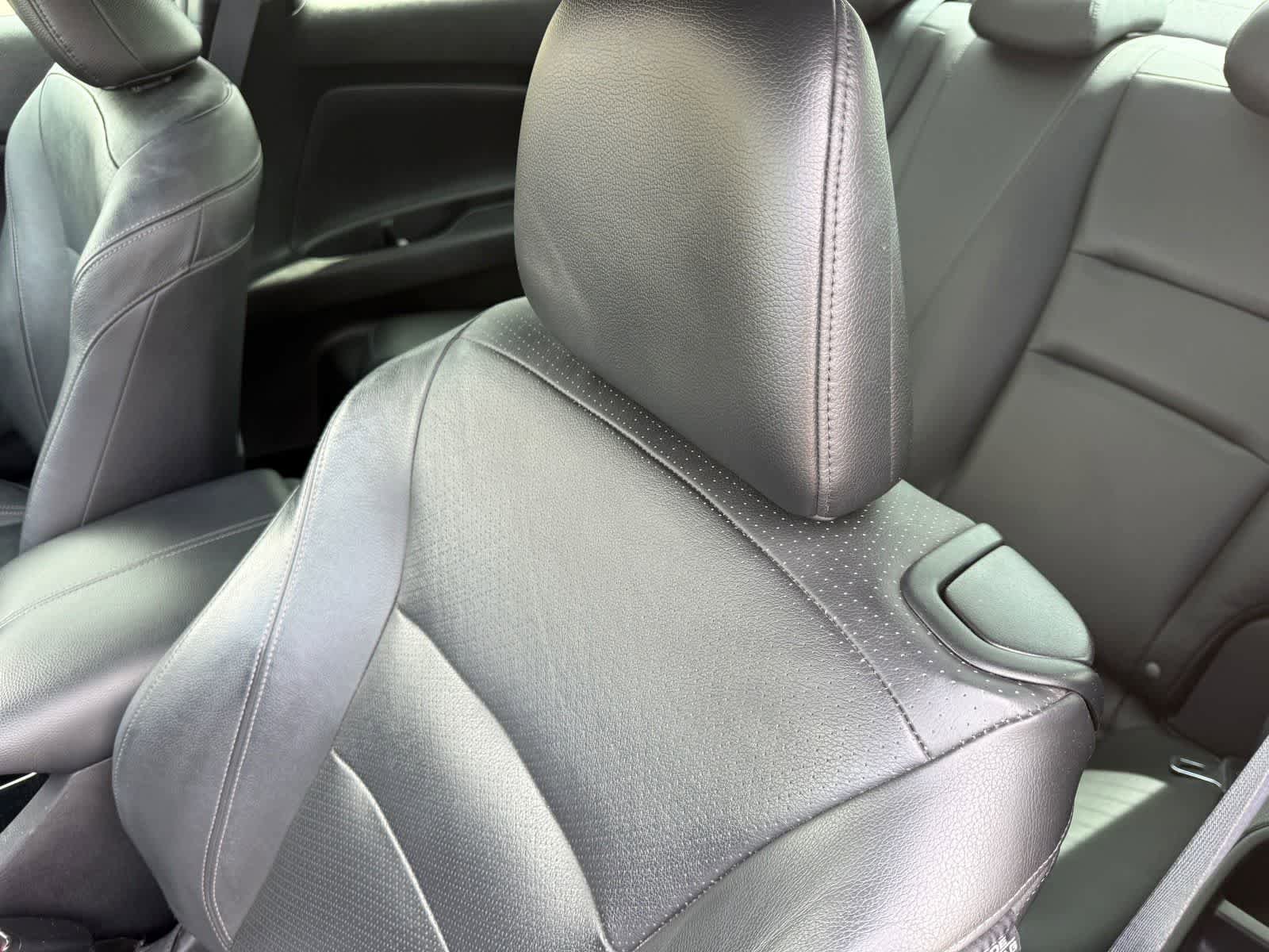 Used 2017 Honda Accord EX-L image 12