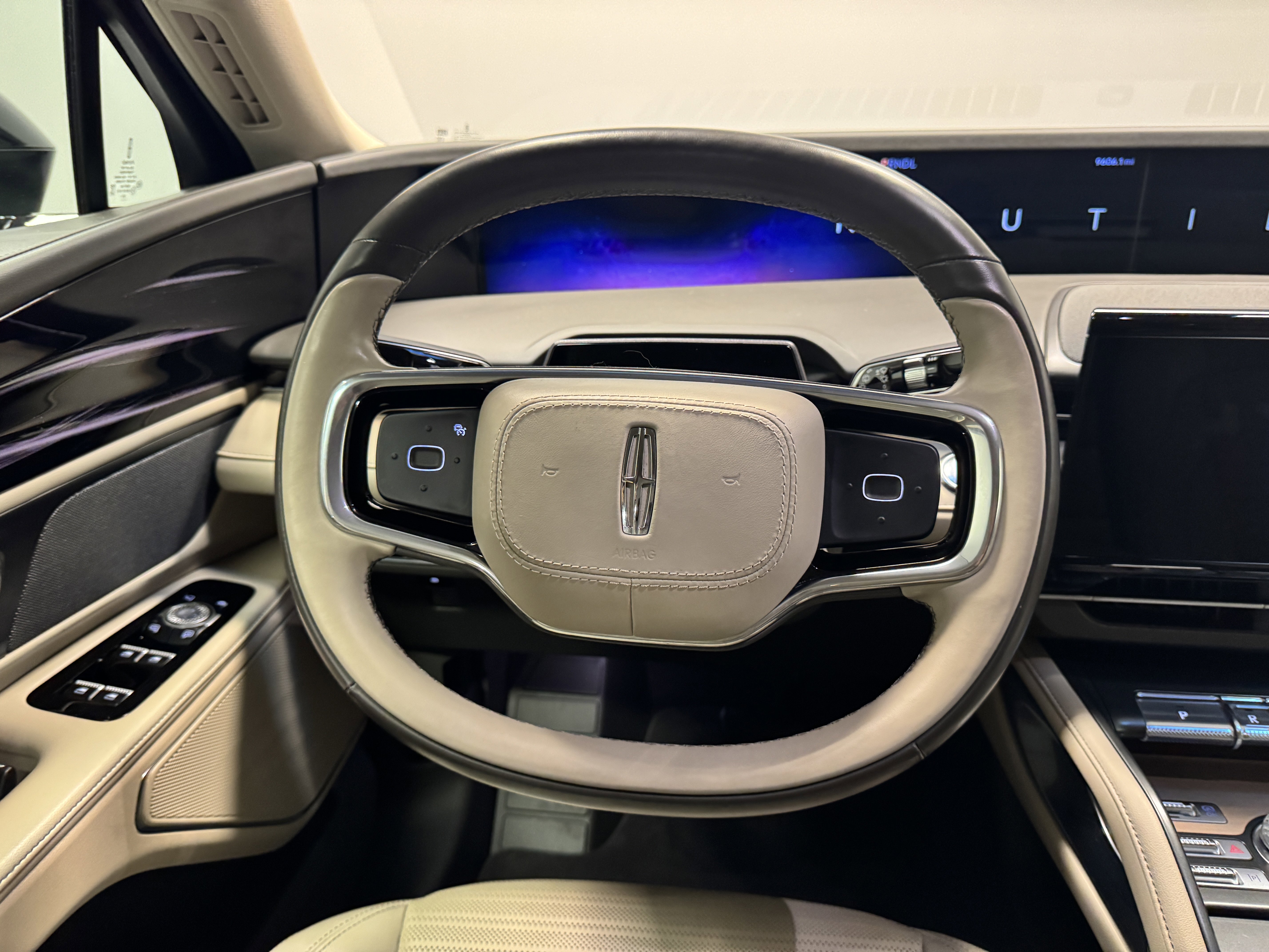 Used 2024 Lincoln Nautilus Reserve image 19