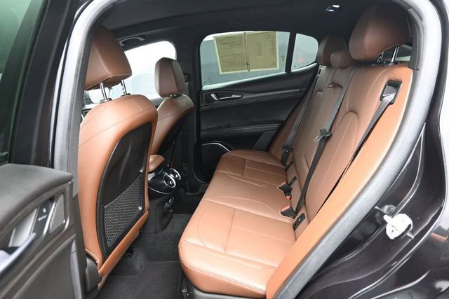 Used 2023 Alfa Romeo Stelvio Ti AWD/4WD image 14