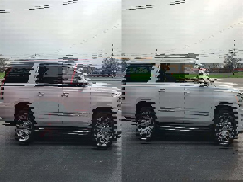 Used 2016 Cadillac Escalade ESV Premium AWD/4WD image 5