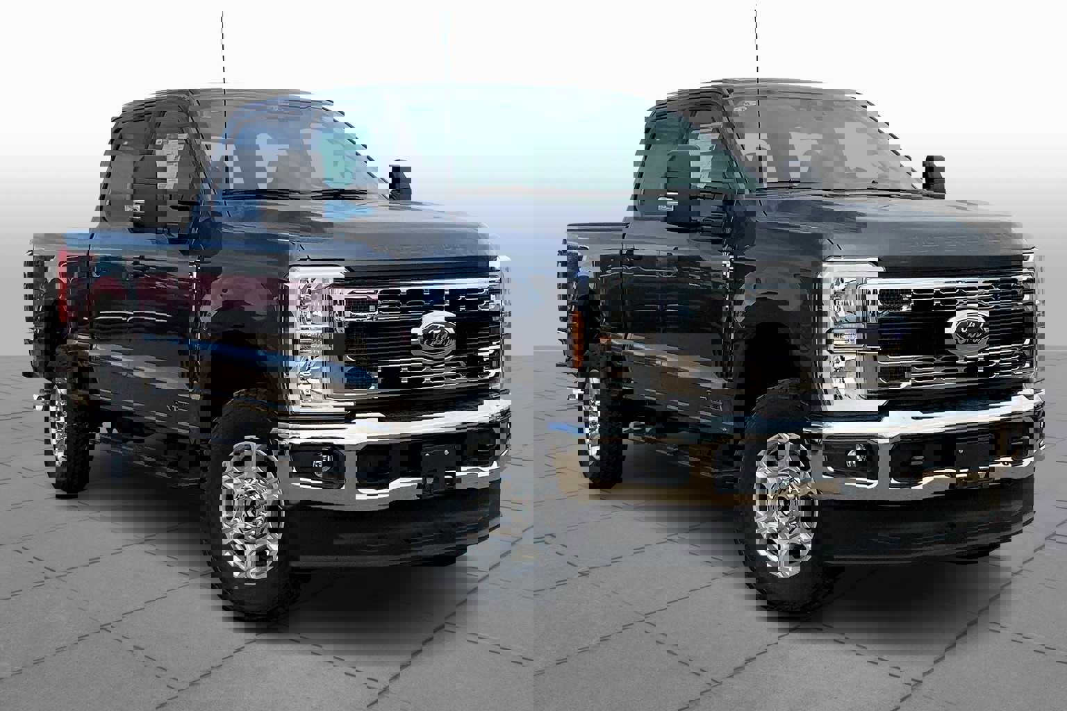 New 2026 Ford F250 XLT w/ FX4 Off-Road Package image 2