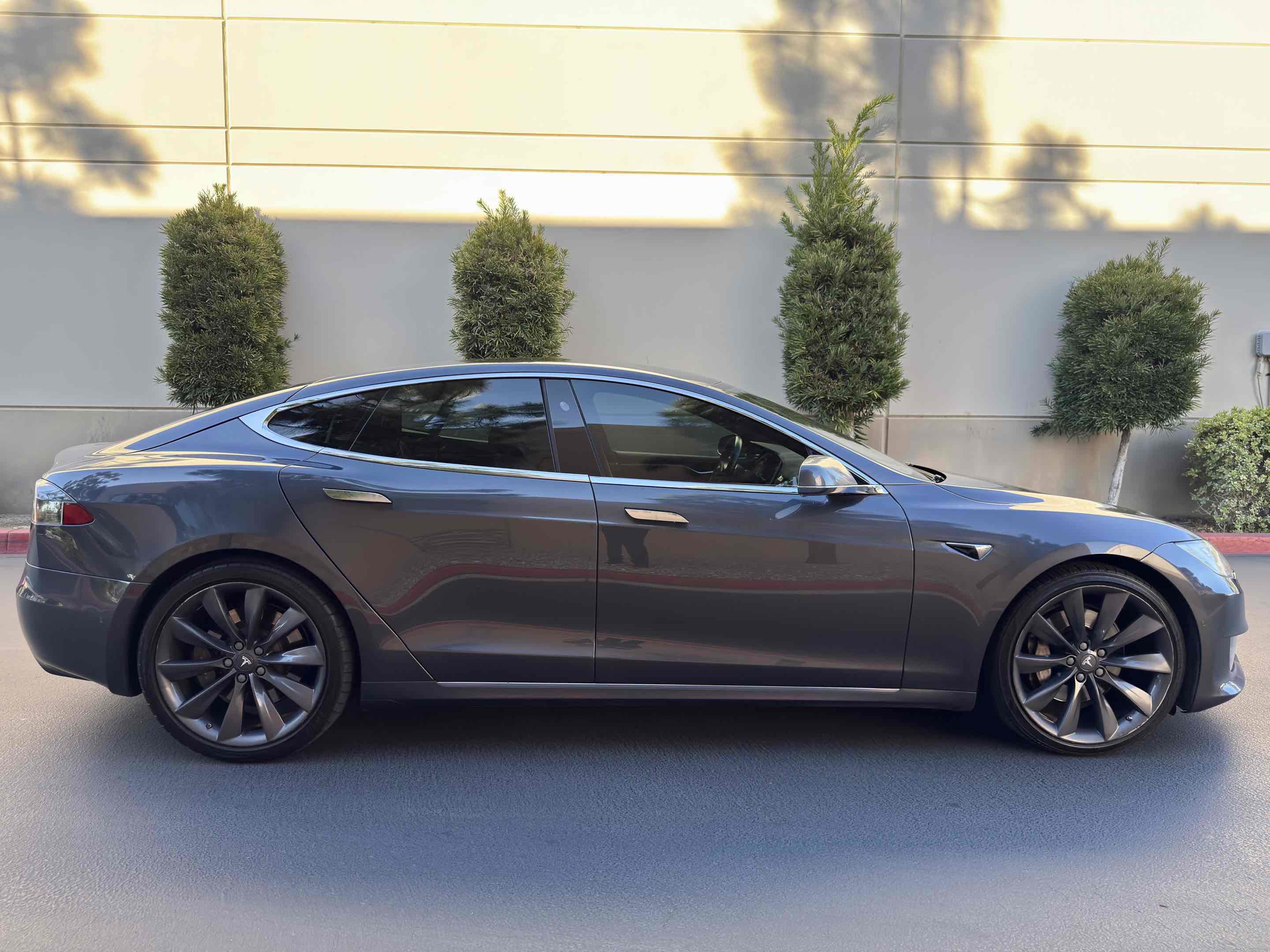 Used 2017 Tesla Model S 75 RWD image 8