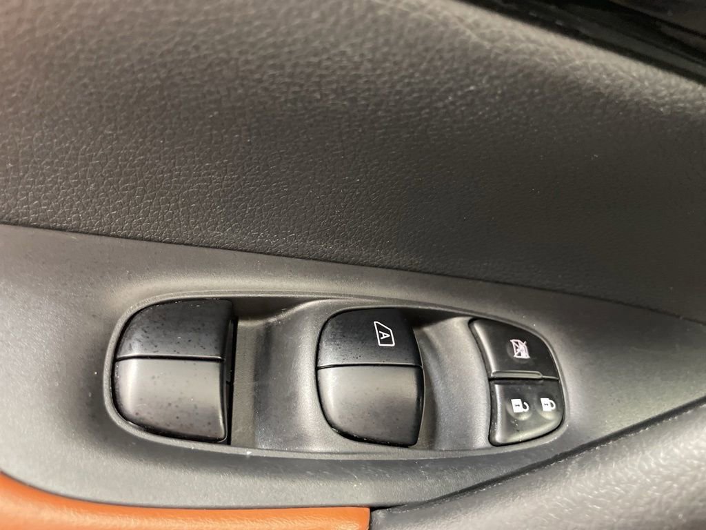 Used 2019 Nissan Rogue SL w/ Premium Package AWD/4WD image 29
