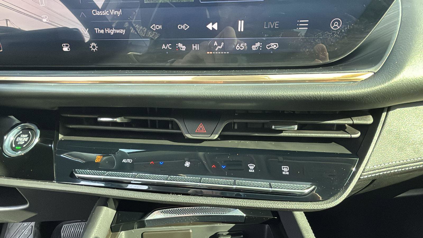 Certified 2025 Buick Envision Avenir image 21