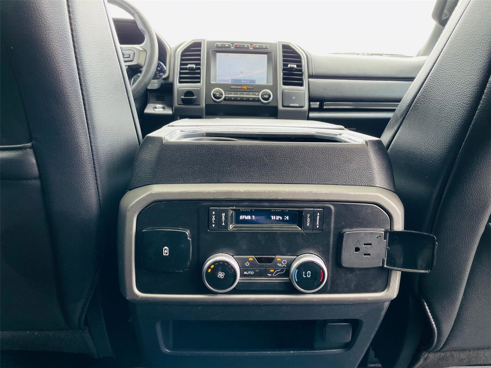 Used 2020 Ford Expedition XLT w/ Equipment Group 202A AWD/4WD image 25