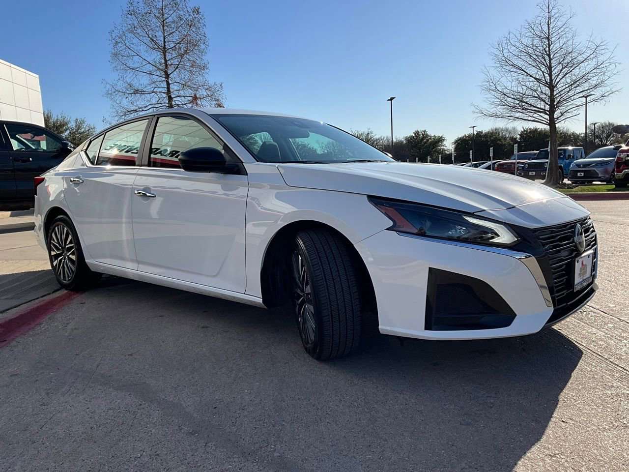 Used 2025 Nissan Altima 2.5 SV image 5