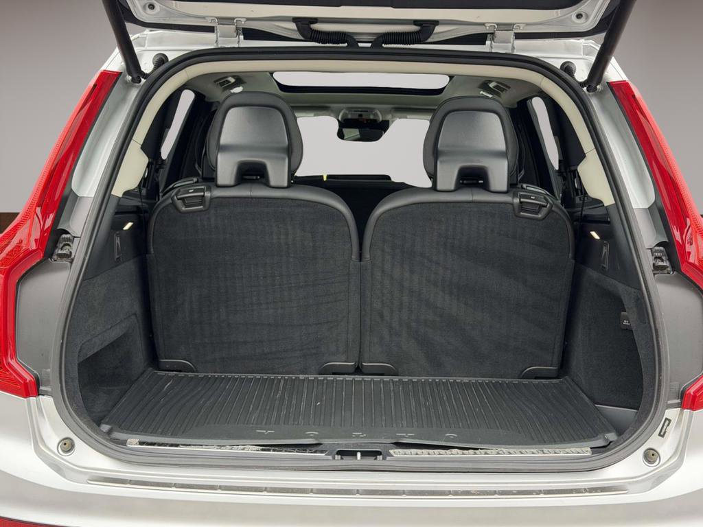 Used 2022 Volvo XC90 T5 Momentum w/ Climate Package FWD image 13