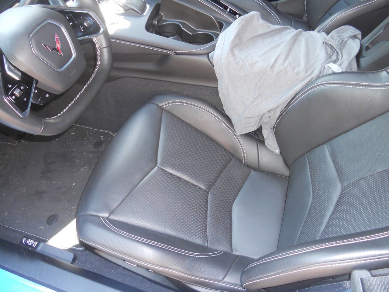 Used 2022 Chevrolet Corvette Stingray Convertible w/ Z51 Performance Package image 11