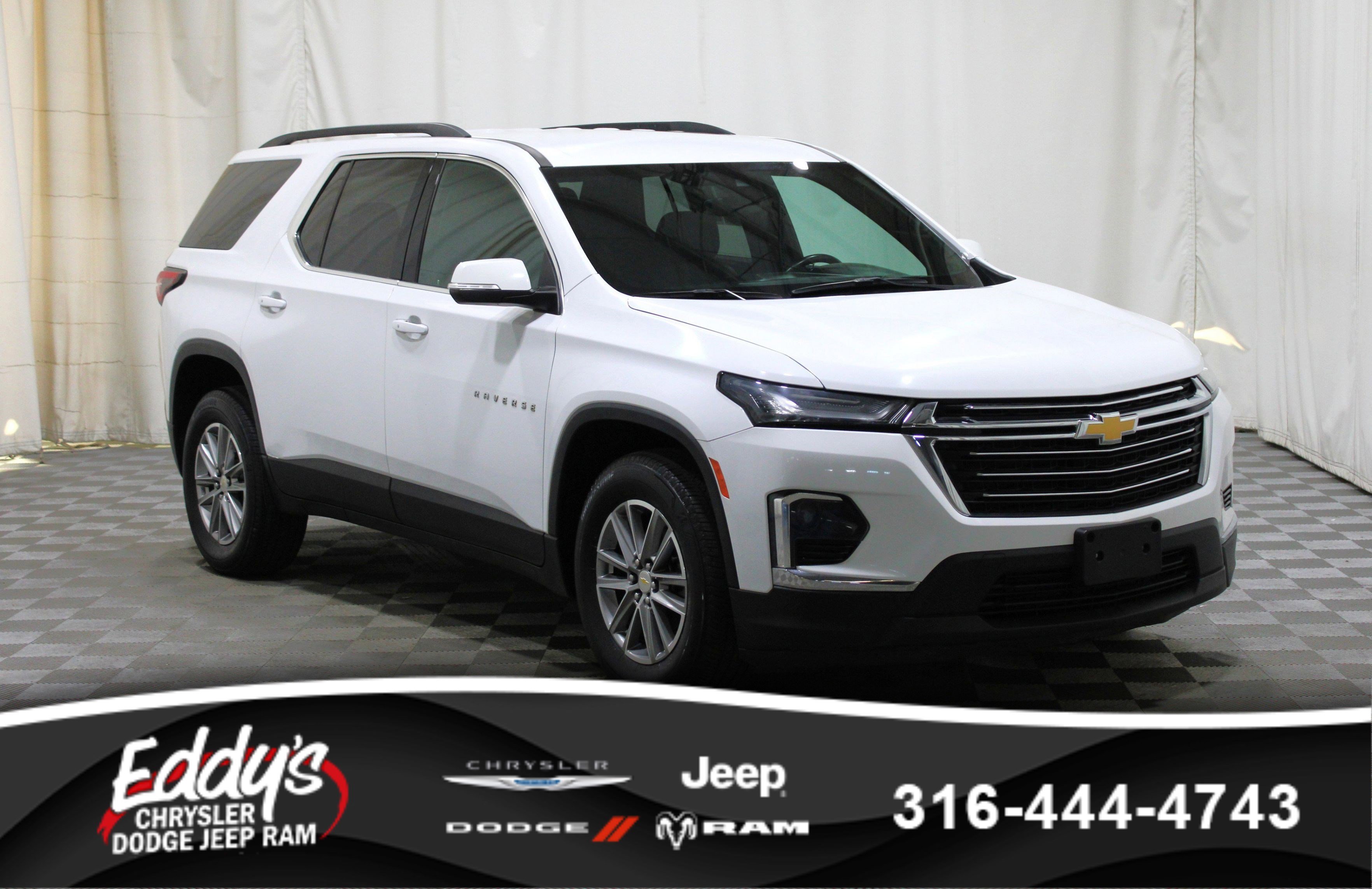 Used 2023 Chevrolet Traverse LT