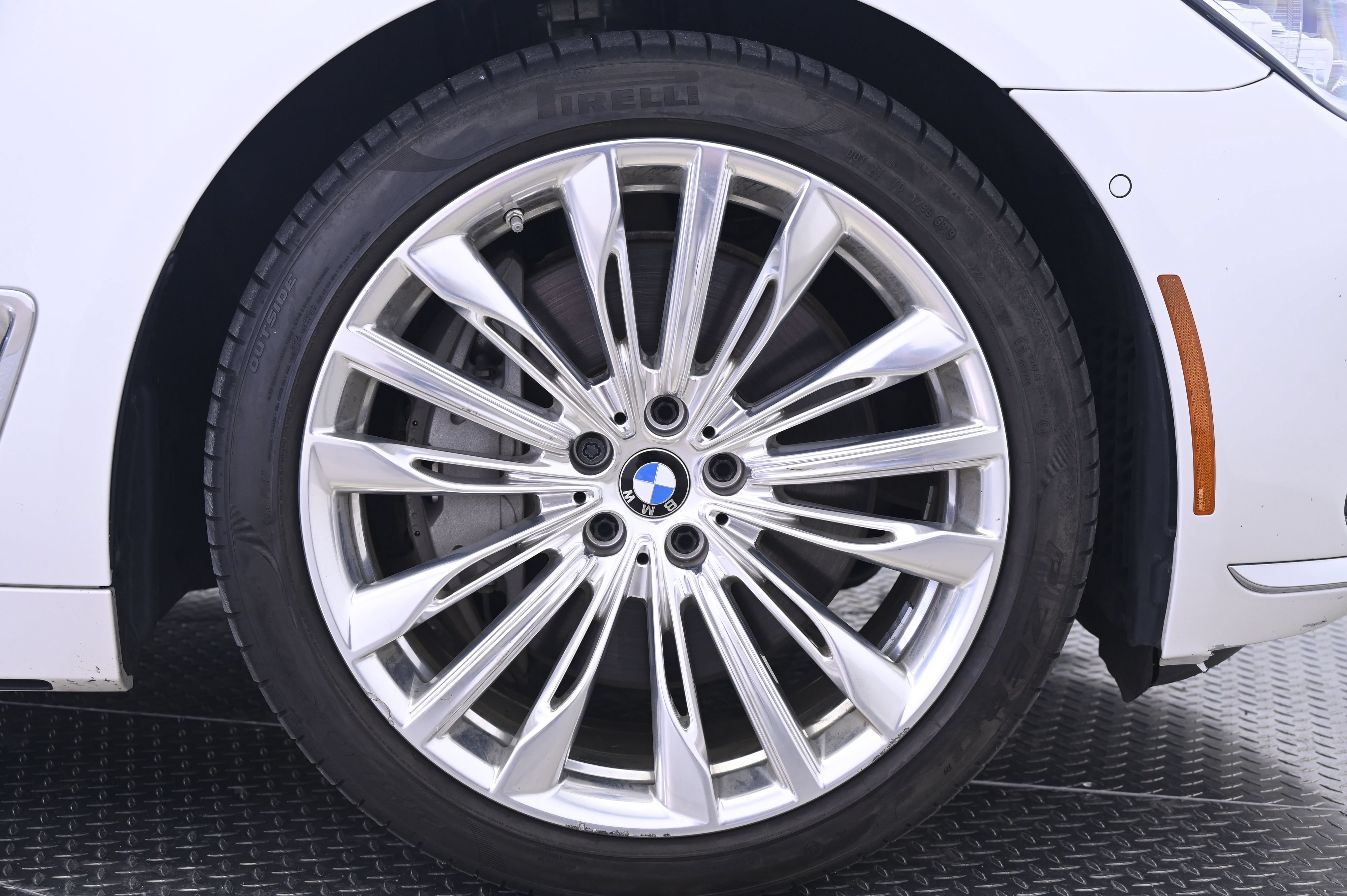 Used 2018 BMW 750i xDrive AWD/4WD image 14
