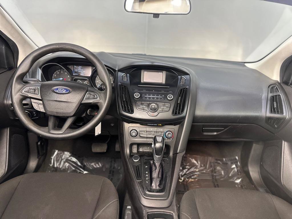 Used 2015 Ford Focus SE FWD image 12