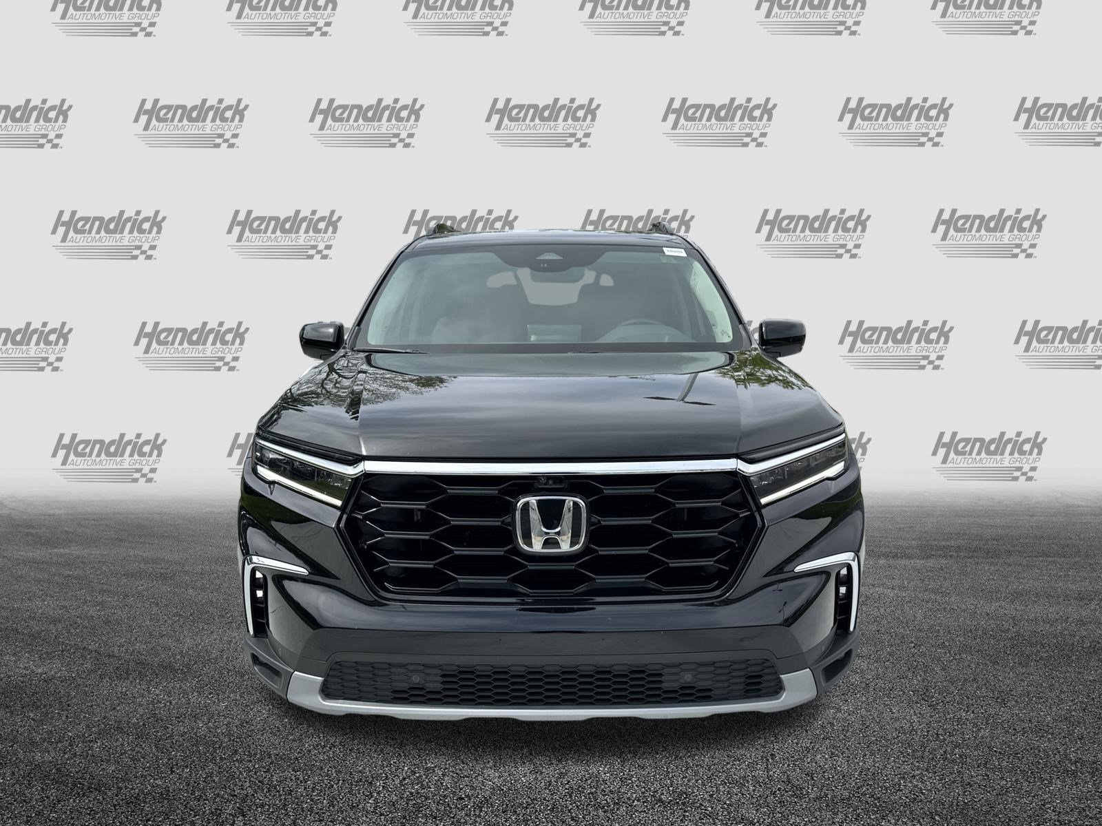 Used 2025 Honda Pilot Elite image 3