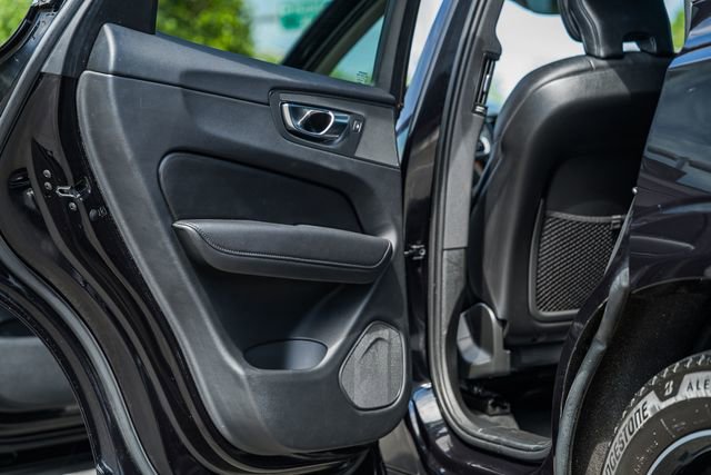 Used 2021 Volvo XC60 T5 Momentum w/ Advanced Package AWD/4WD image 36