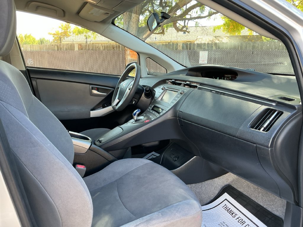 Used 2015 Toyota Prius Three FWD image 31