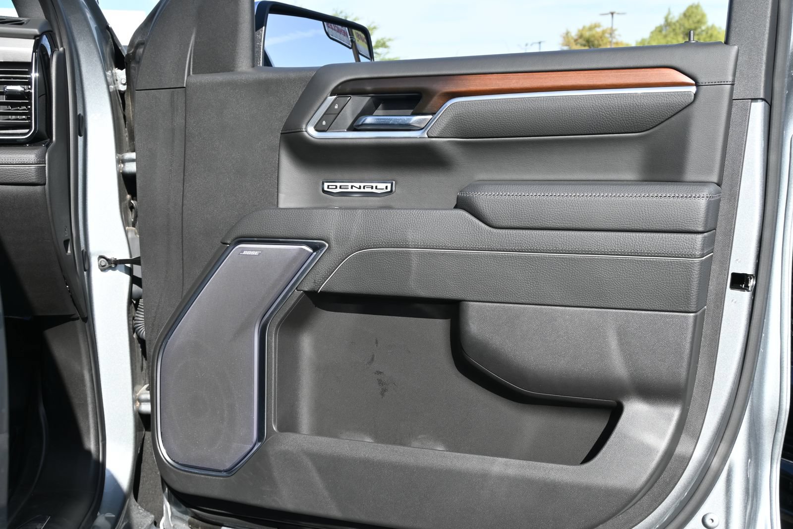 Used 2025 GMC Sierra 1500 Denali AWD/4WD image 26
