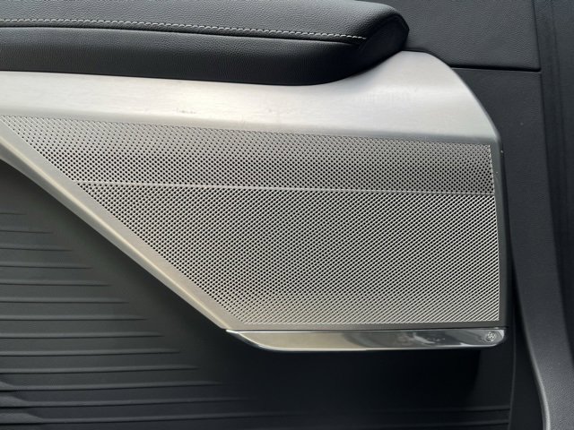 Certified 2026 Cadillac Vistiq Sport w/ LPO, Floor Liner Package image 31