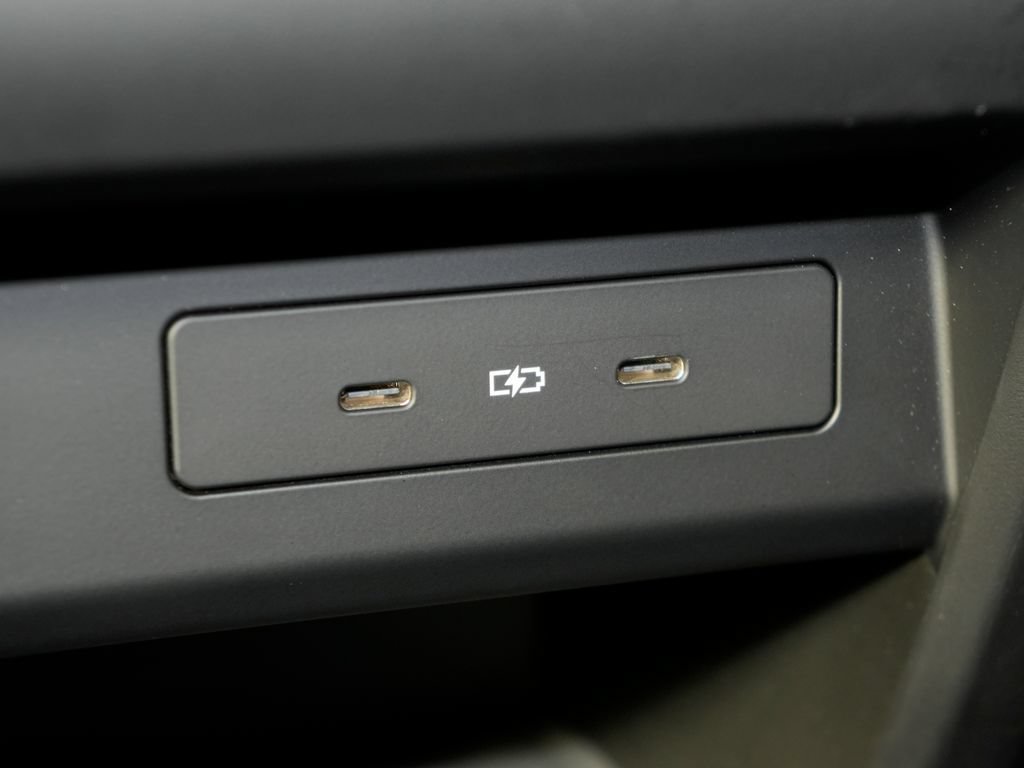 Certified 2025 Porsche Cayenne GTS AWD/4WD image 42