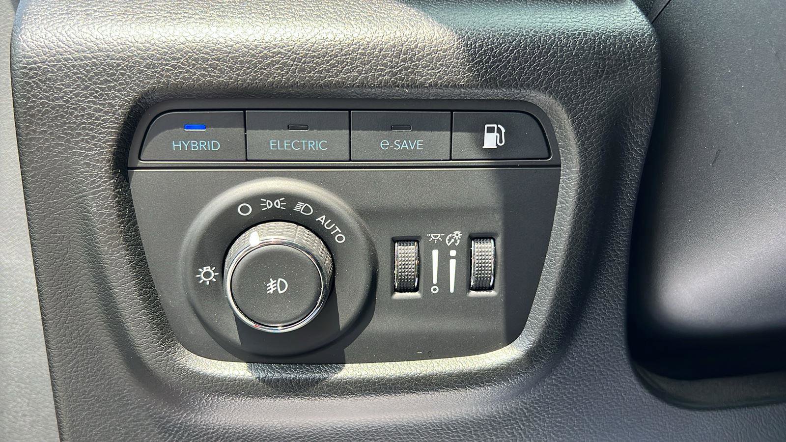 Used 2024 Jeep Grand Cherokee Limited 4xe w/ Luxury Tech Group II image 25