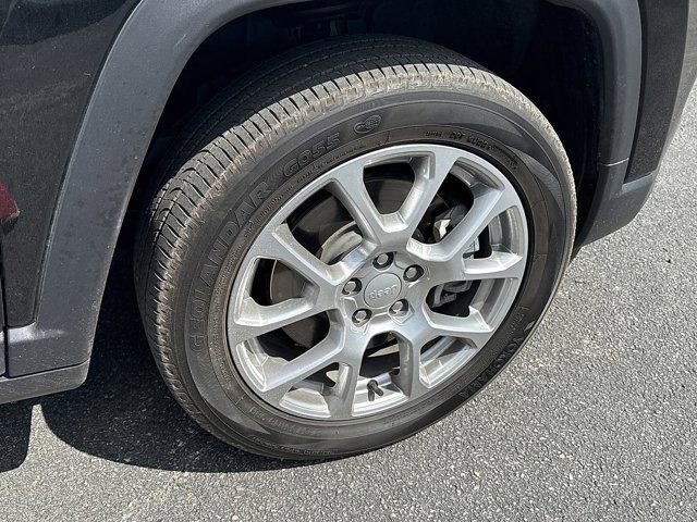 Certified 2024 Jeep Compass Latitude image 11