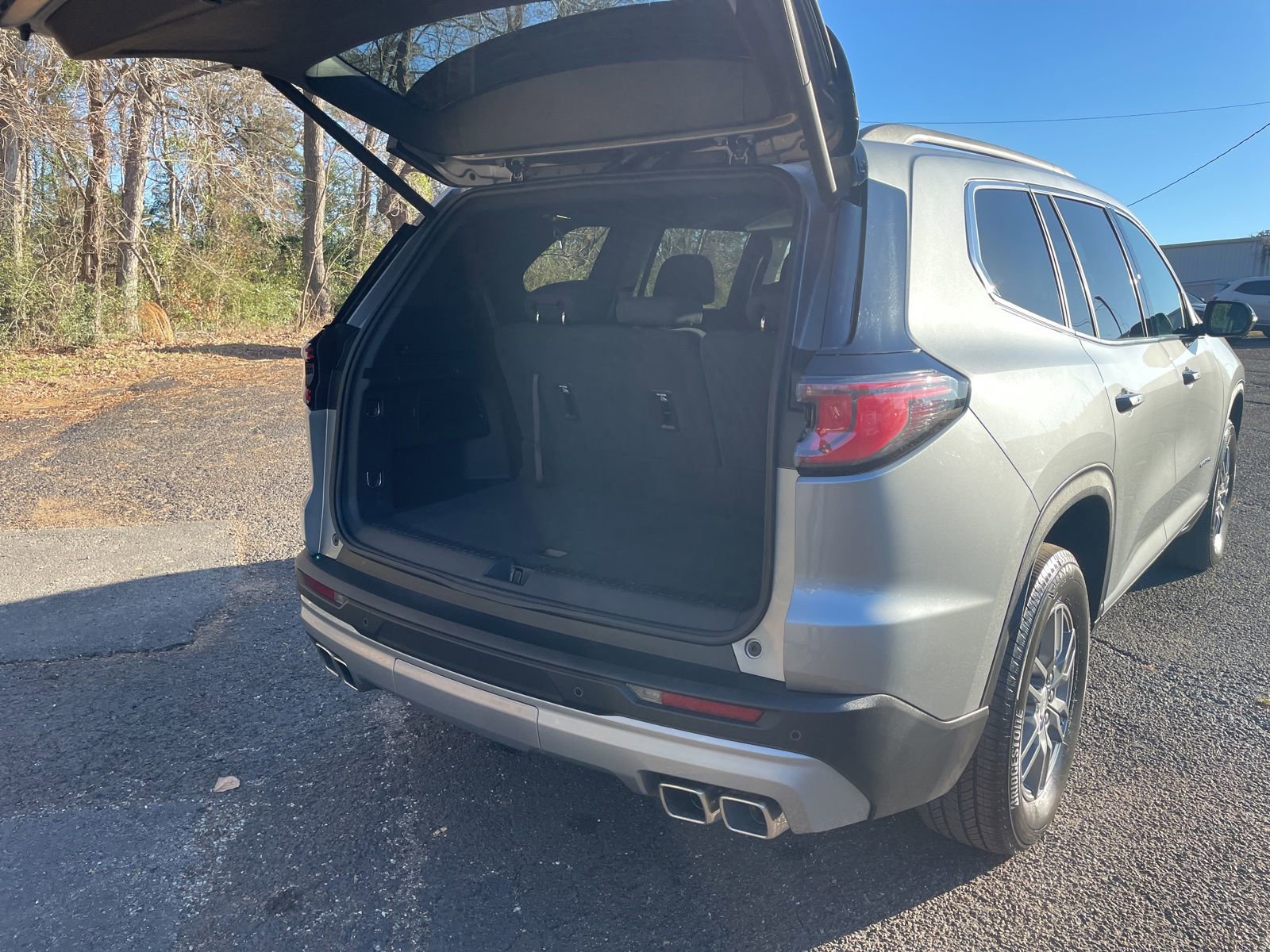 Used 2025 GMC Acadia Elevation image 29