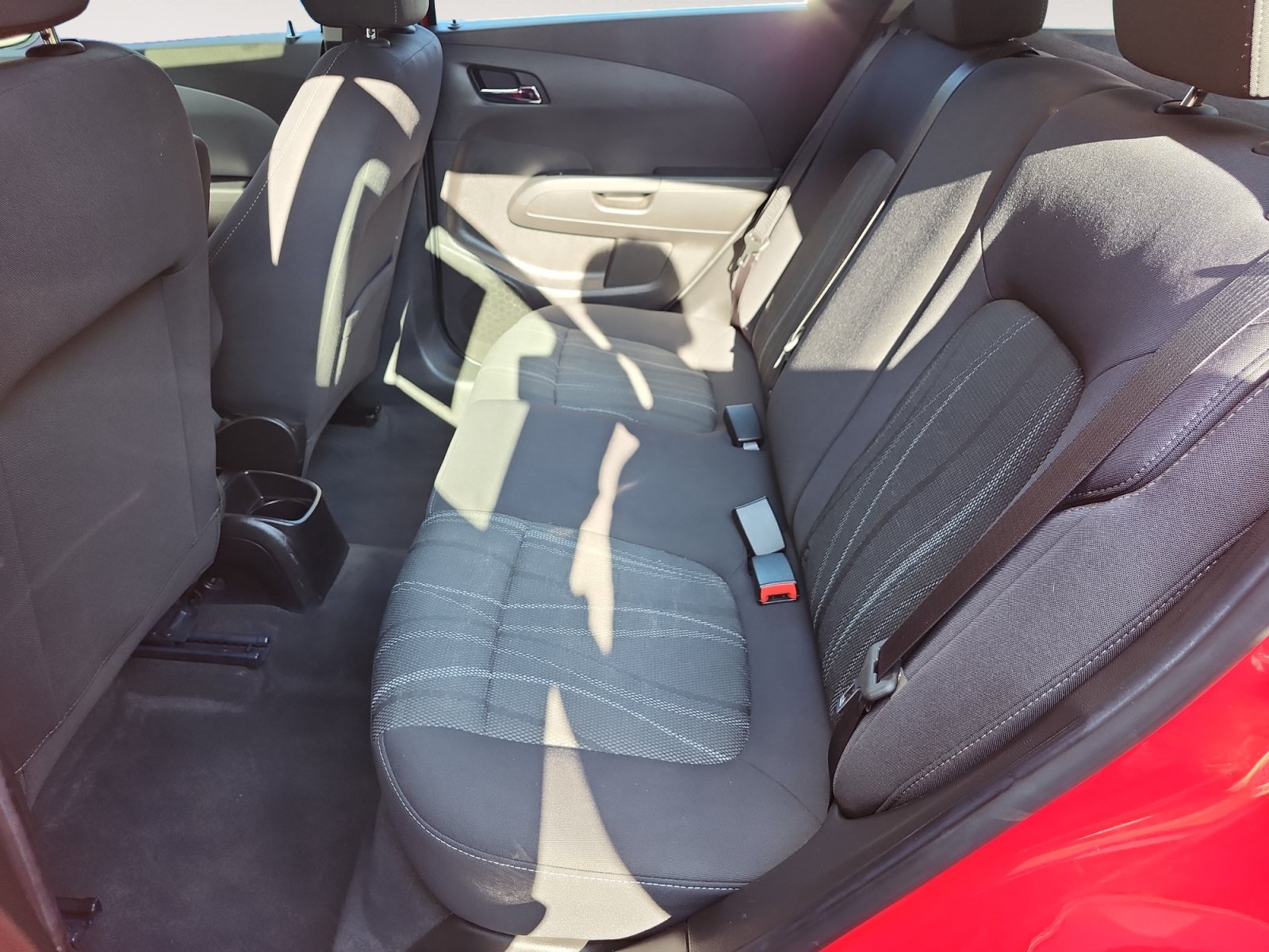Used 2015 Chevrolet Sonic LT w/ Fun and Sun Package FWD image 13