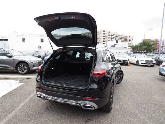Used 2026 Mercedes-Benz GLC 300 4MATIC image 31
