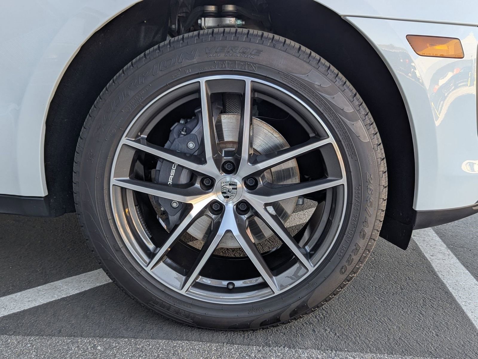 Certified 2025 Porsche Macan image 29