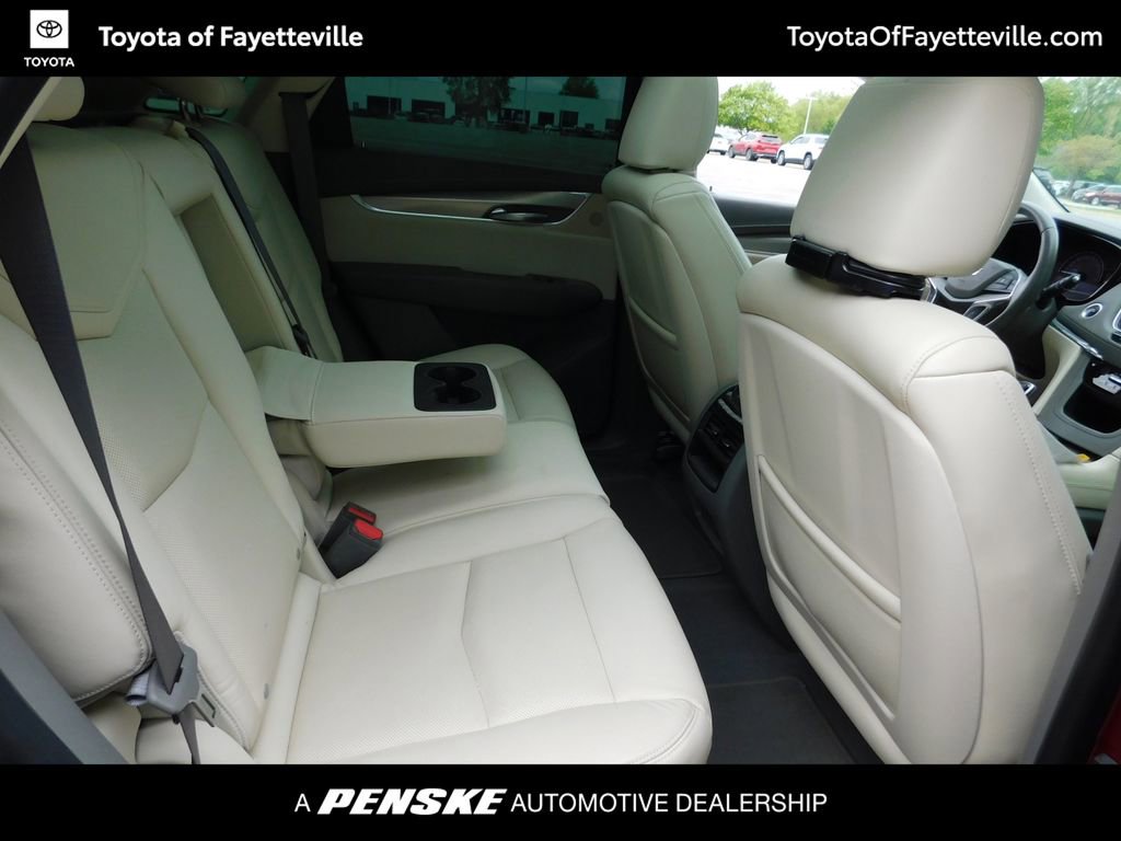 Used 2017 Cadillac XT5 Luxury w/ Driver Awareness Package image 5