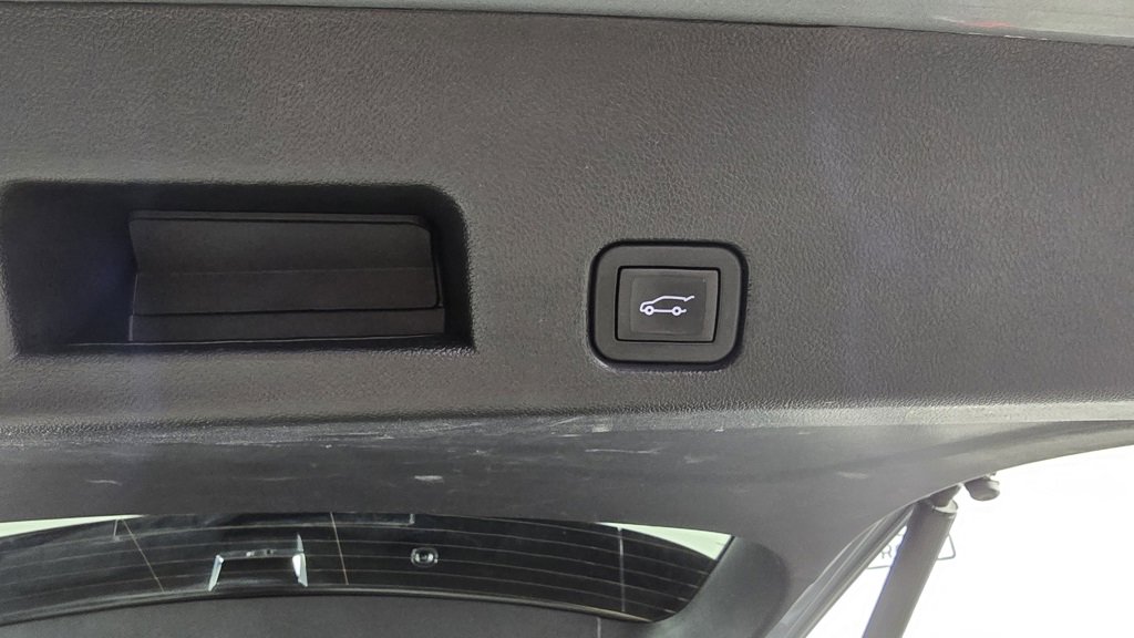 Used 2024 Chevrolet Traverse RS w/ LPO, Floor Liner Package image 19