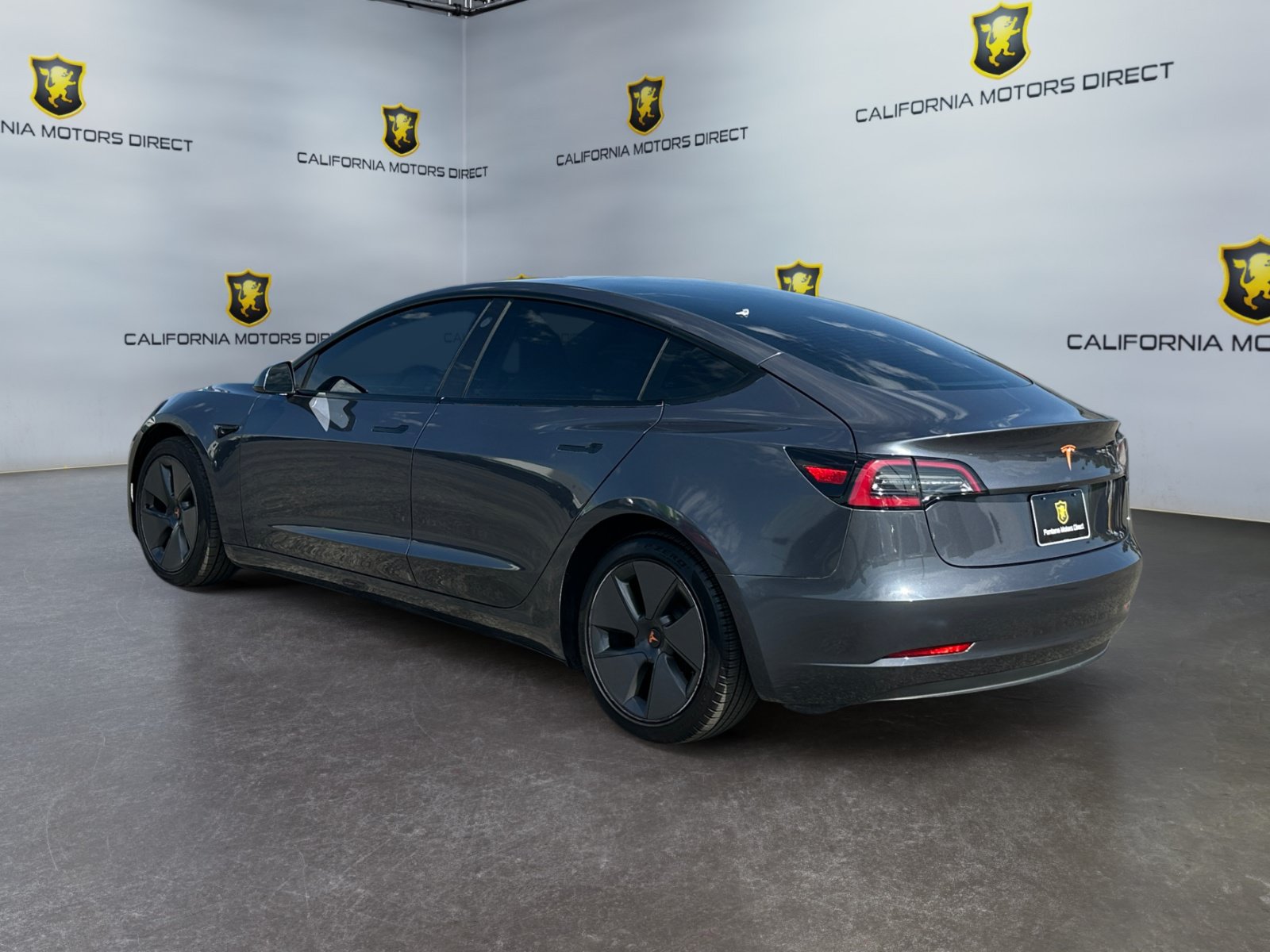 Used 2023 Tesla Model 3 Standard Range RWD image 3