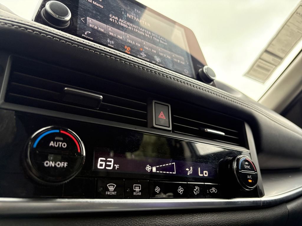 Used 2023 Nissan Rogue SV image 24