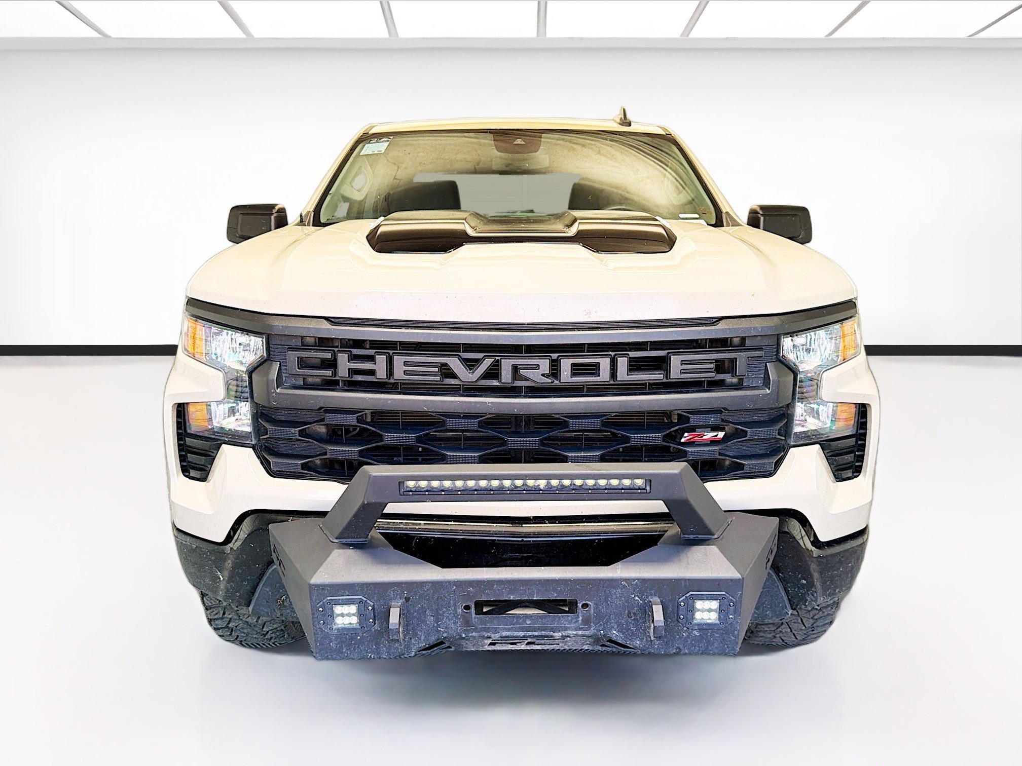 Used 2022 Chevrolet Silverado 1500 Custom Trail Boss AWD/4WD image 2