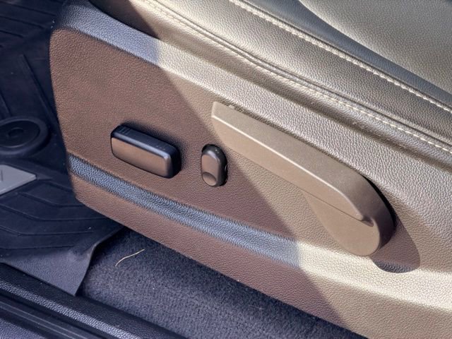 Used 2022 Chevrolet Colorado Z71 w/ Z71 Midnight Edition image 7