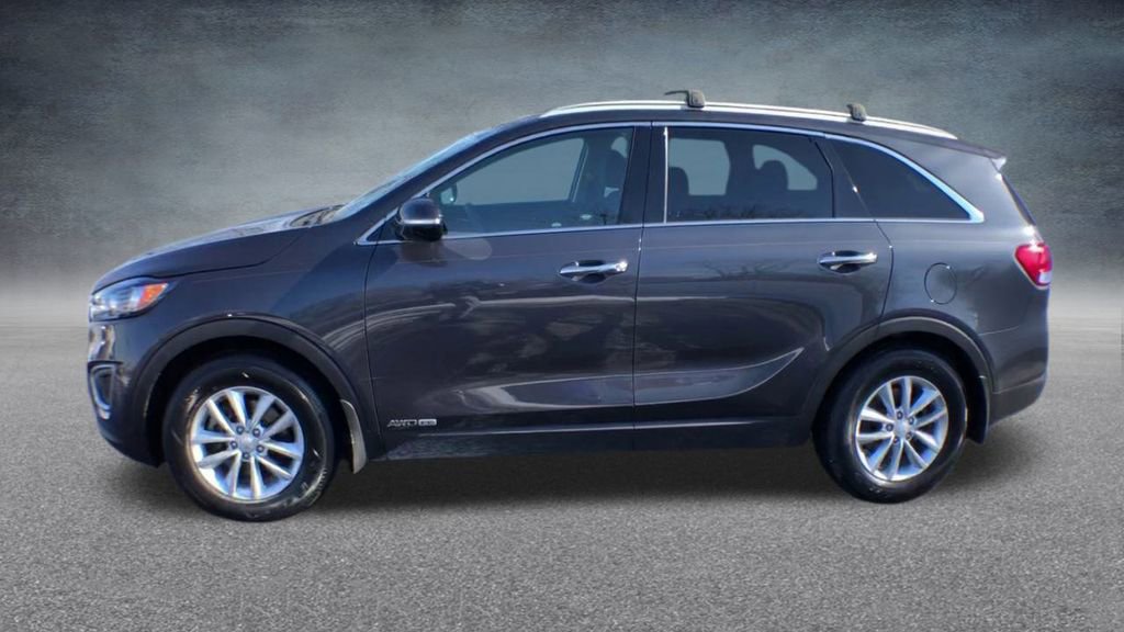 Used 2018 Kia Sorento LX image 11