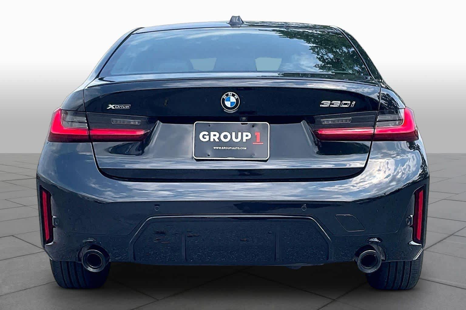 Used 2023 BMW 330i xDrive Sedan w/ M Sport Package AWD/4WD image 4