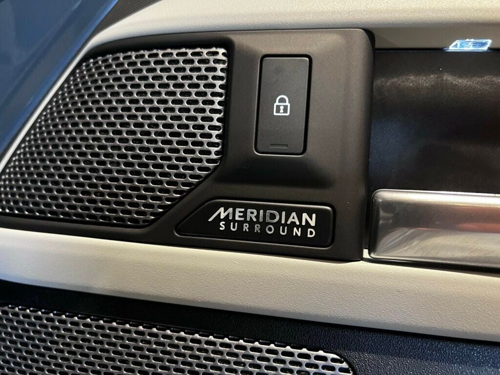 Used 2023 Land Rover Defender 90 SE AWD/4WD image 20
