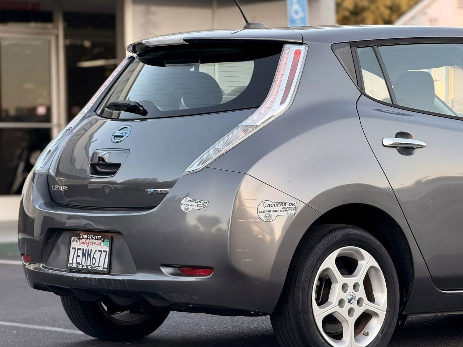 Used 2014 Nissan Leaf SV w/ LED & Quick Charge Package FWD image 9