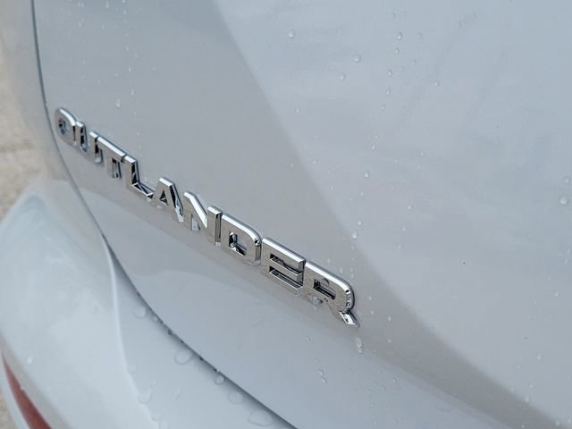 New 2026 Mitsubishi Outlander SEL image 9