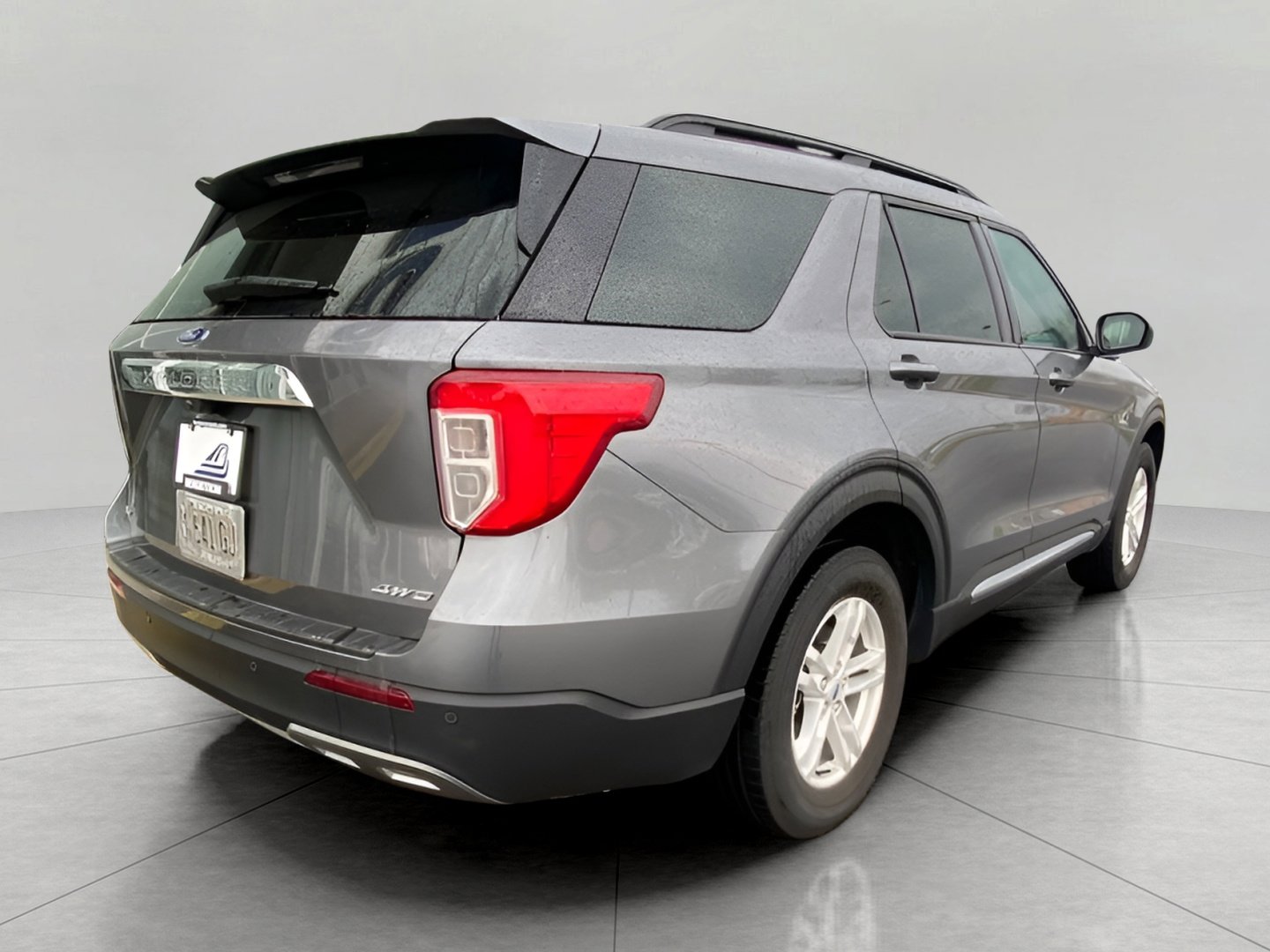 Certified 2023 Ford Explorer XLT w/ Equipment Group 202A AWD/4WD image 7