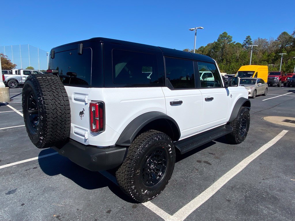 New 2026 Ford Bronco Outer Banks w/ Sasquatch Package AWD/4WD image 7