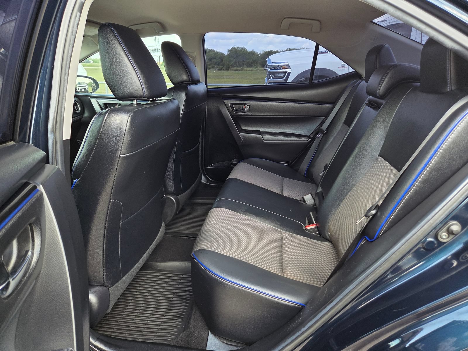 Used 2019 Toyota Corolla SE FWD image 15