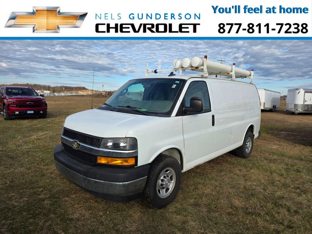 Used 2018 Chevrolet Express 3500 RWD image 2