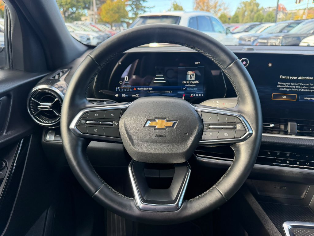 Used 2026 Chevrolet Equinox LT AWD/4WD image 18