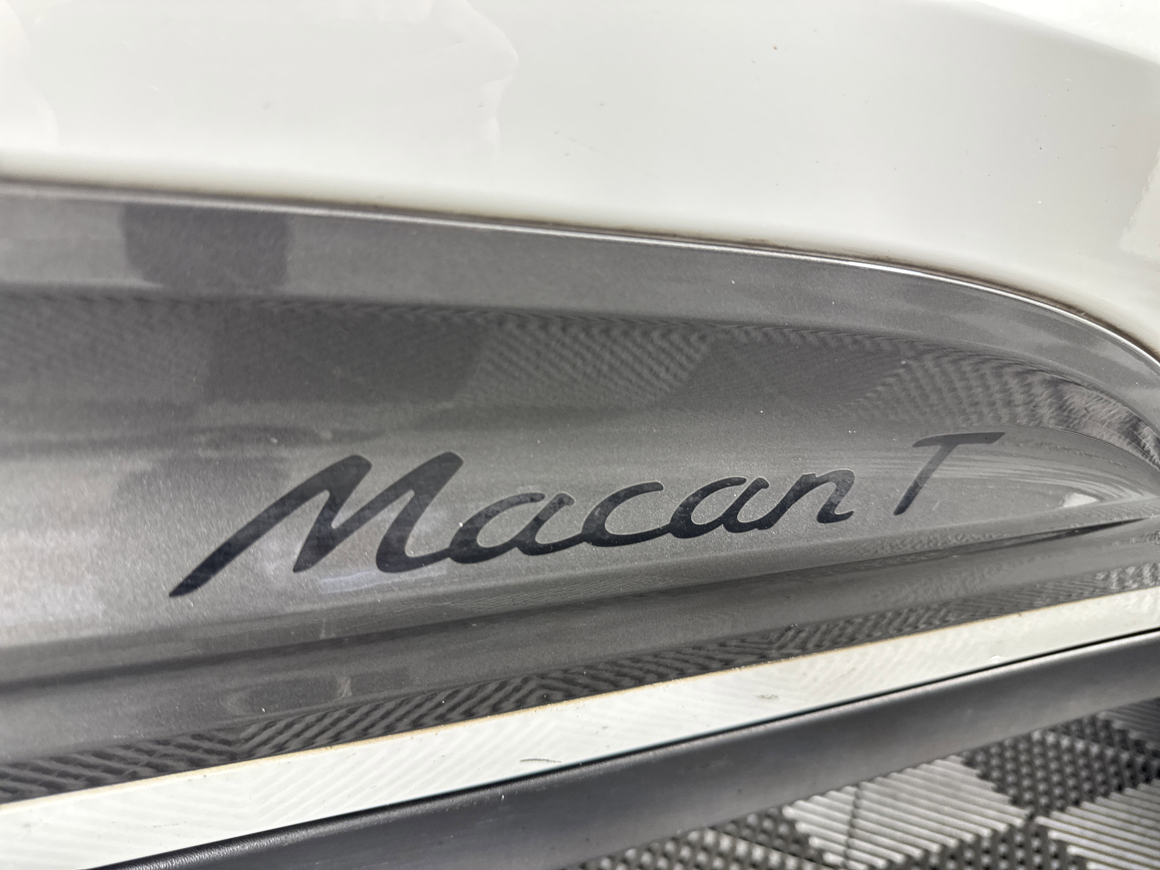 Used 2023 Porsche Macan Turbo image 4