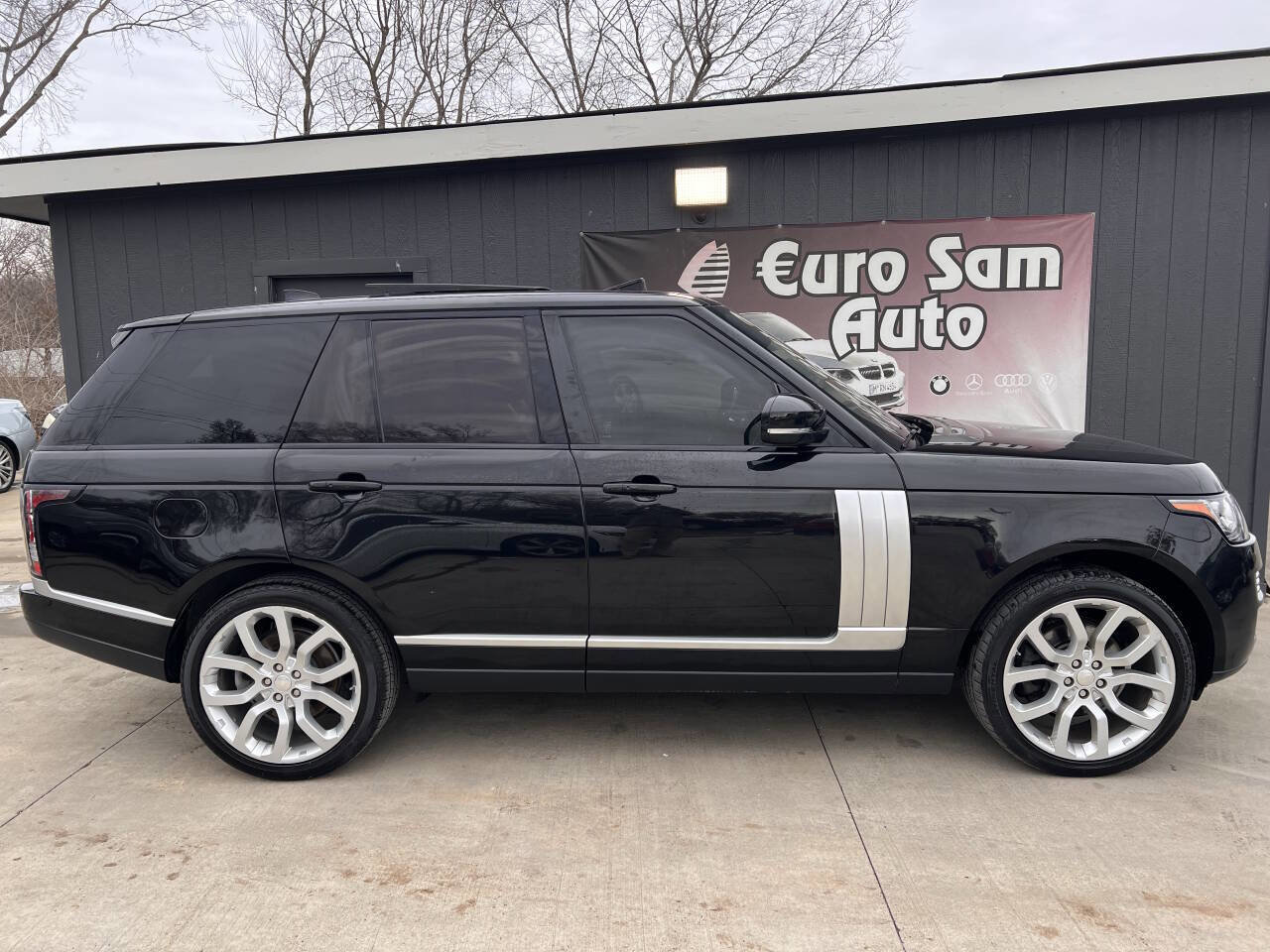 Used 2017 Land Rover Range Rover HSE image 9