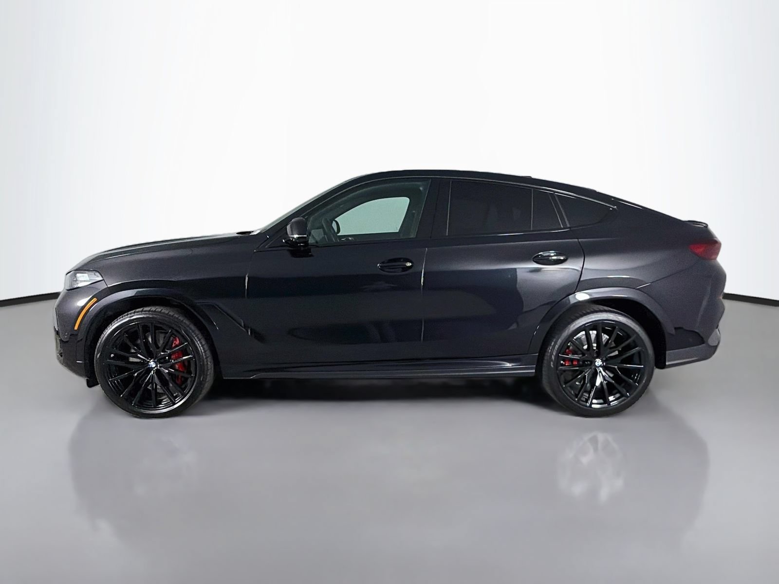 Used 2027 BMW X6 M60i AWD/4WD image 4