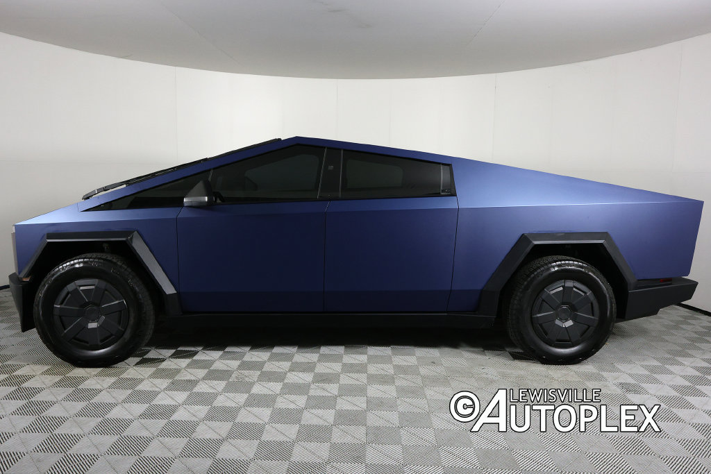 Used 2025 Tesla Cybertruck AWD Crew Cab image 9