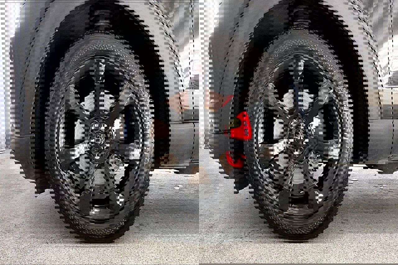 Used 2023 Ford Explorer ST w/ ST Street Pack image 8