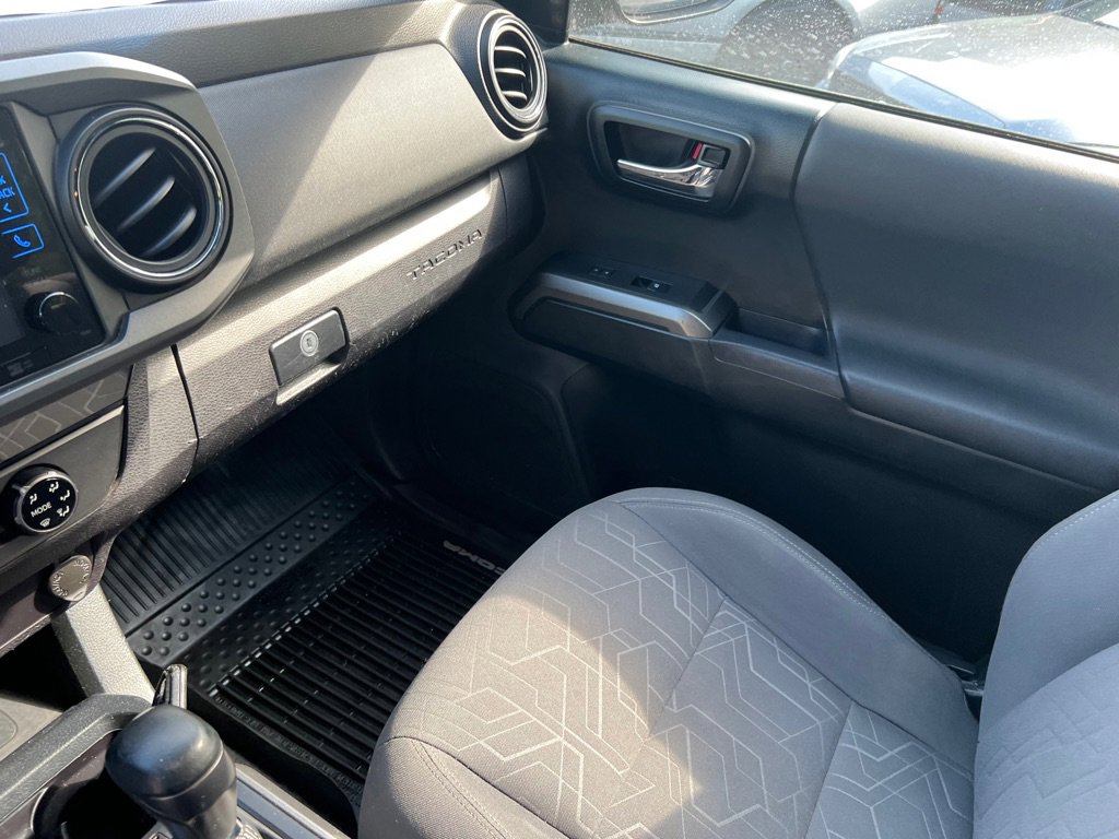 Used 2017 Toyota Tacoma TRD Off-Road image 53